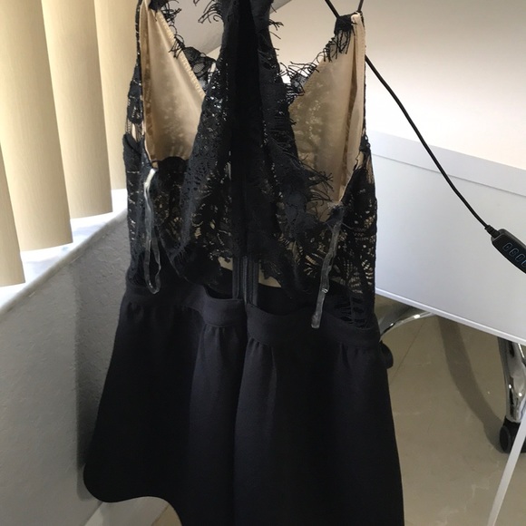 LACE ROMPER - Picture 3 of 3